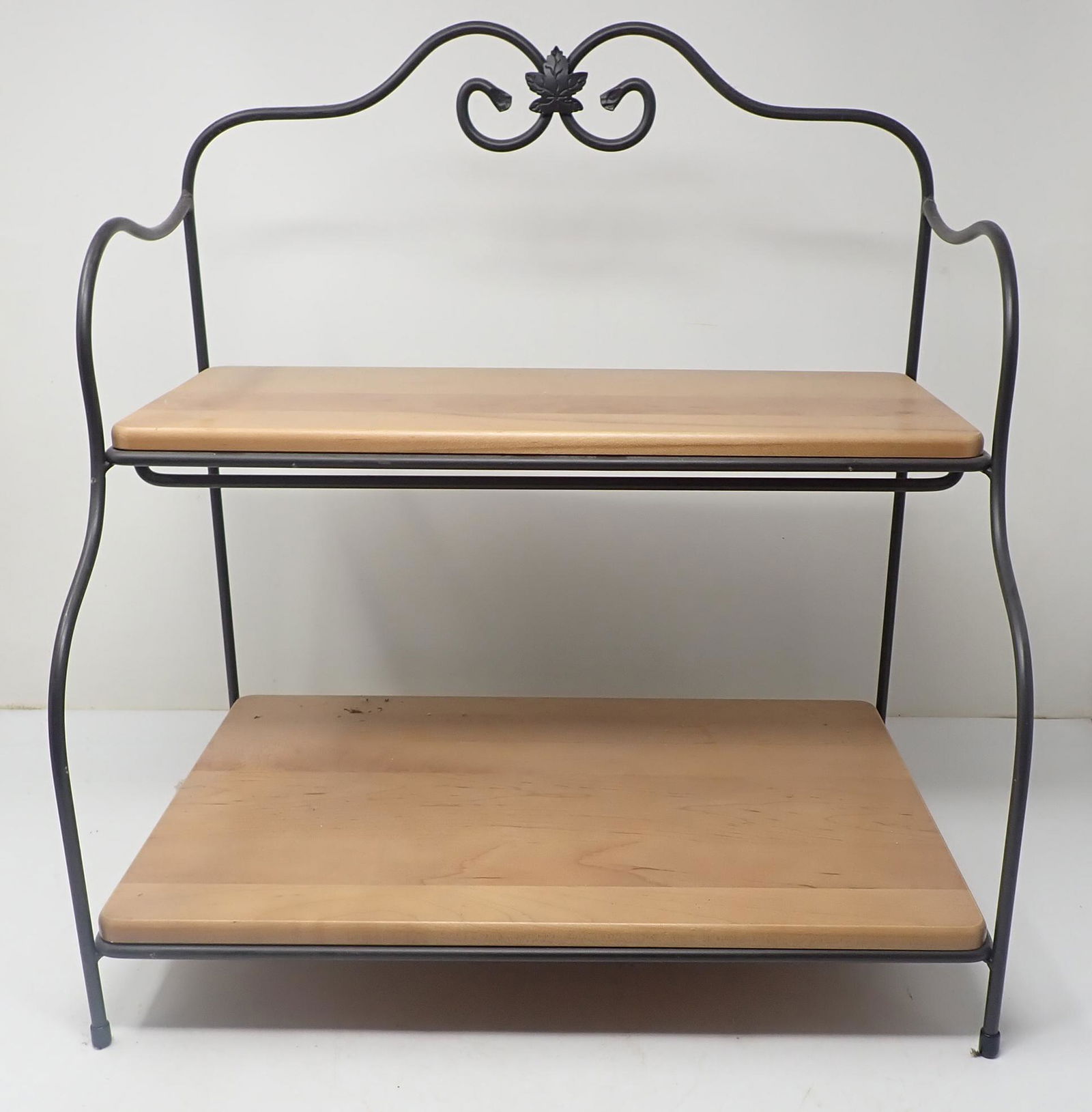 Longaberger 2 Tier Shelf (1 of 2)