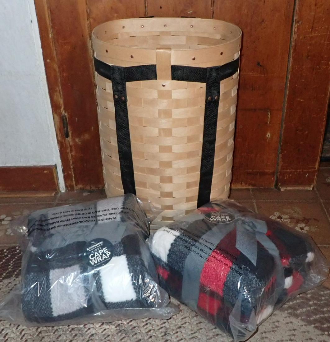Trappers Basket & Berkshire Blankets (1 of 5)