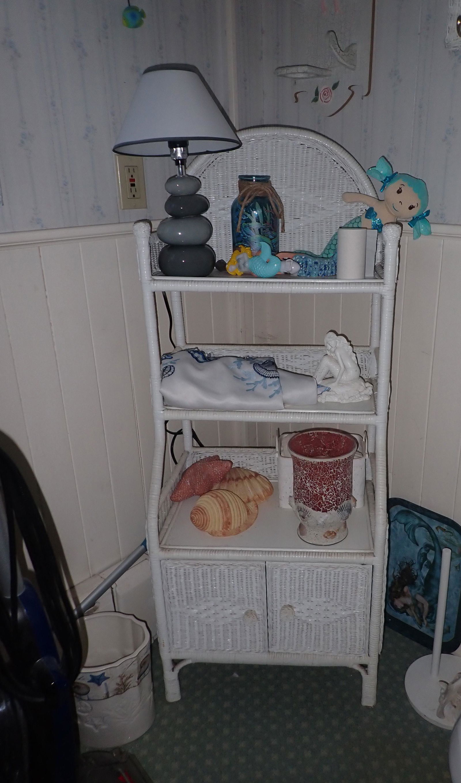 Contents of Bathroom (1 of 10)