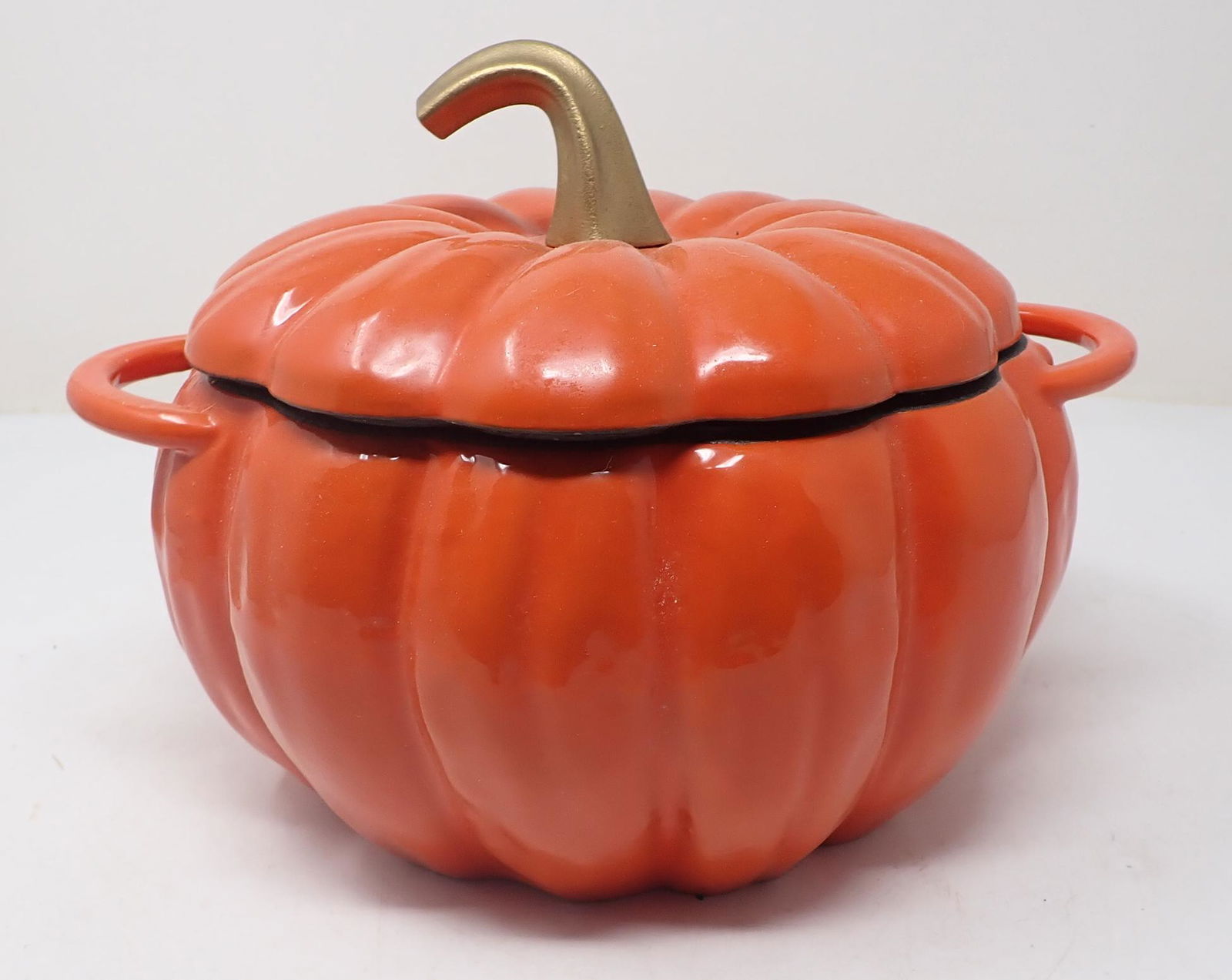 Cook's Essentials Cast Iron Enameled Pumpkin Casserole: Casserole is 3.5 quarts