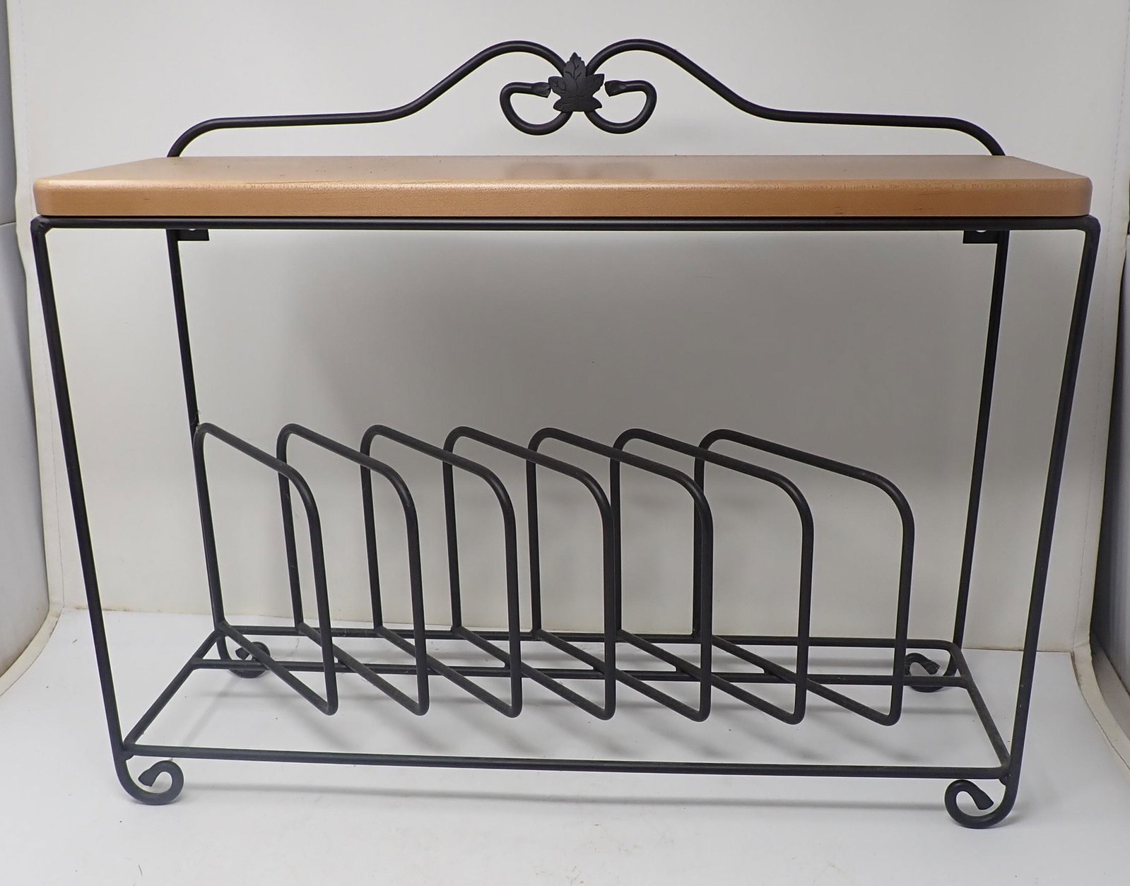 Longaberger Shelf / Plate Rack and 4 Glasses: Shelf is approx 6 1/4" x 19 1/2"x 16" tall. Glasses are approx 4 1/2" tall