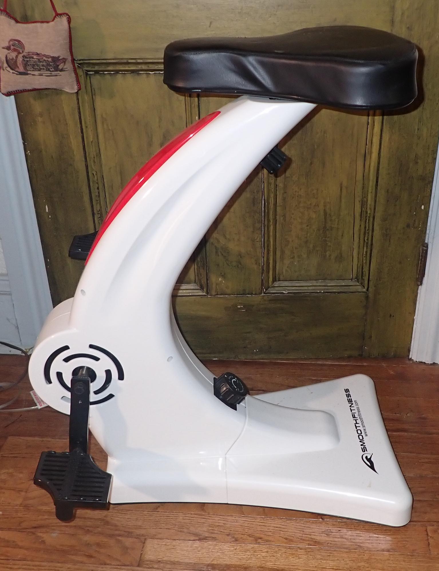 Smooth Fitness Exercise Machine (1 of 2)