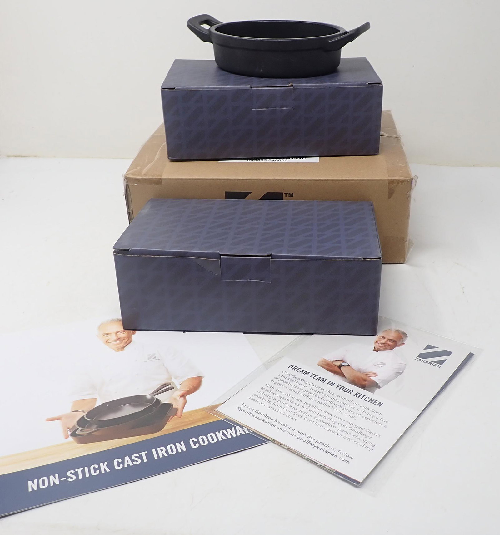 2 Zakarian Cast Iron Mini Casseroles: Approx 4" x 6 3/4"