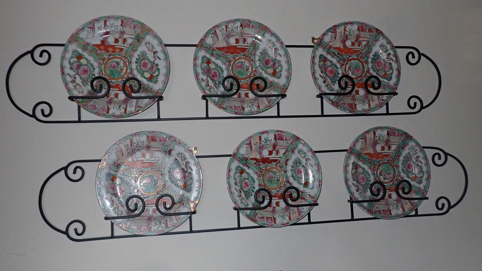 6 Oriental Plates and Racks (1 of 5)