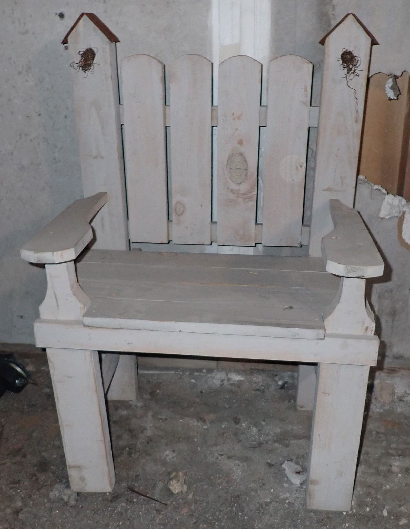 Wooden Garden Chair (1 of 2)