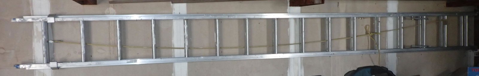 32' Aluminum Extension Ladder (1 of 1)