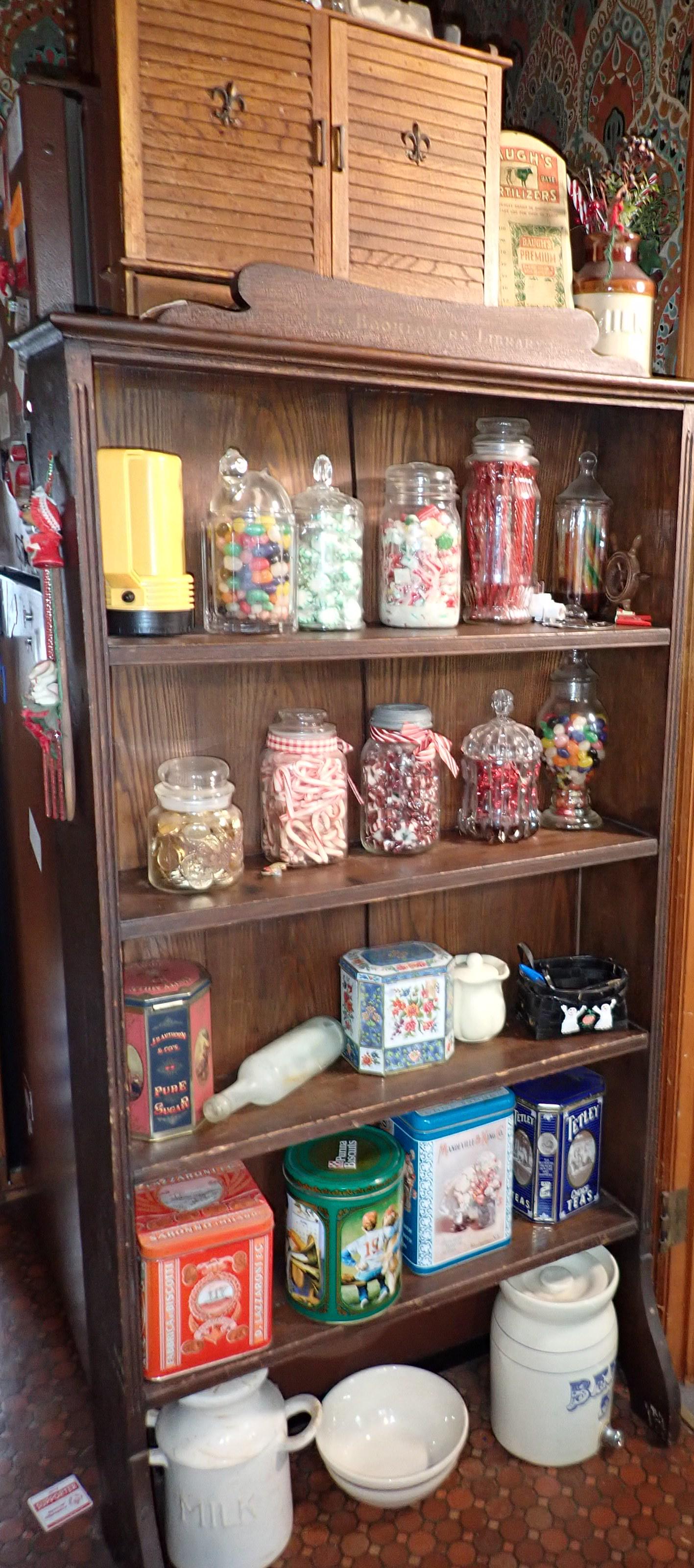 Tins Bottle Spice Rack & Misc Shelf Contents (1 of 5)