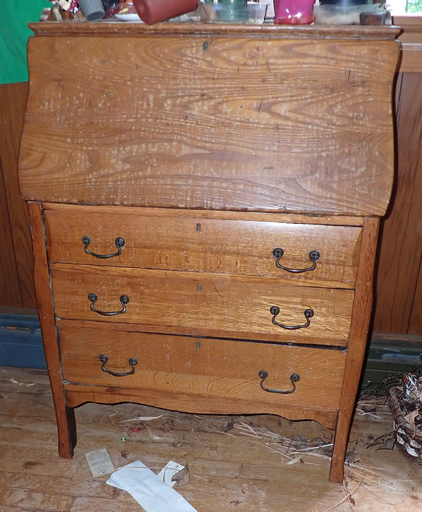 Larkin Desk and Contents: Desk is approx 15 1/2" x 31" x 47" tall.