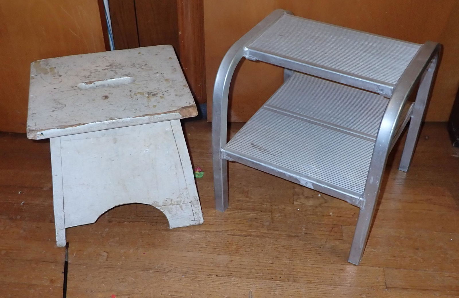Wooden & Aluminum Step Stools (1 of 4)