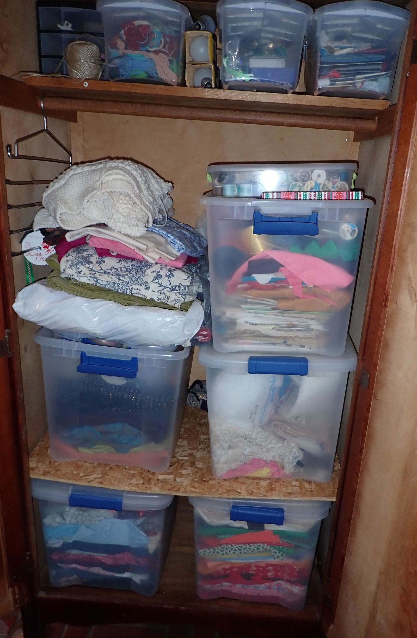 Thread Material Misc Sewing Items (1 of 7)