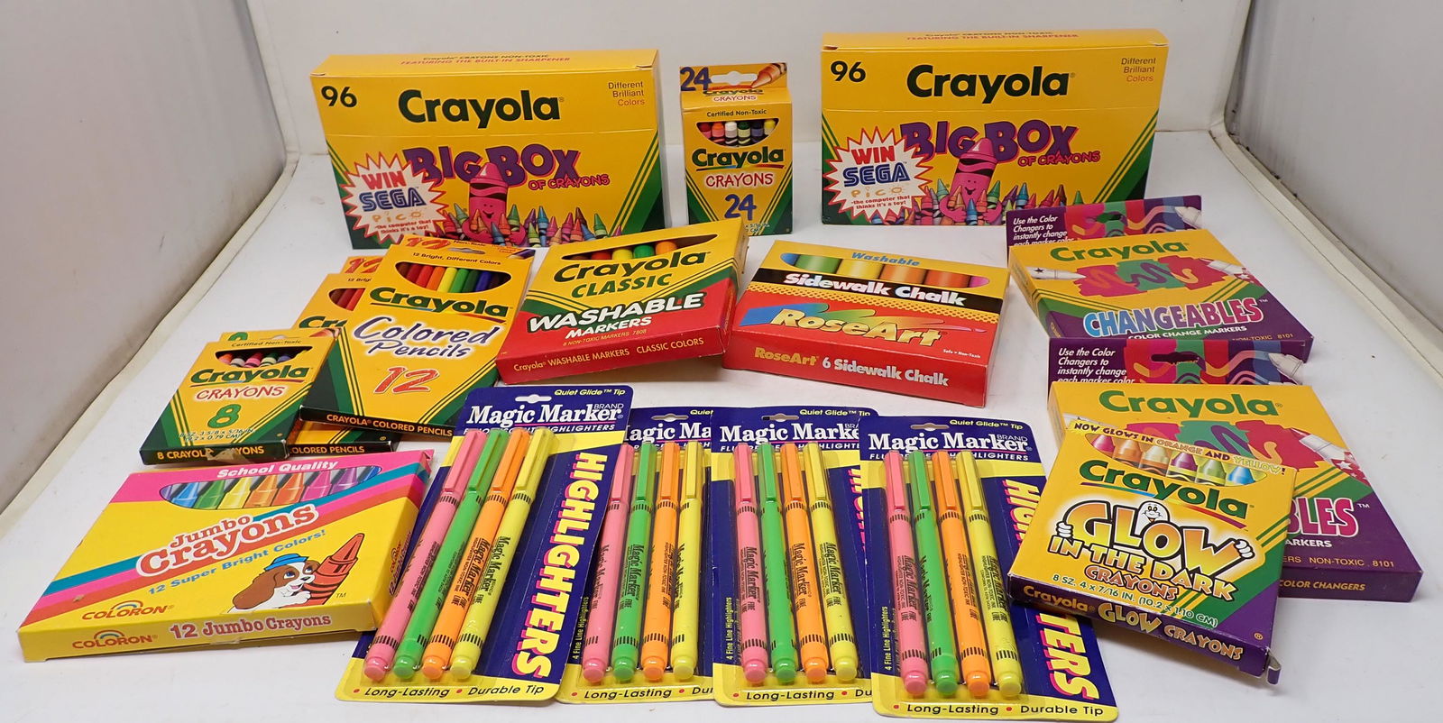 Vintage Crayola Crayons Chalk & Markers (1 of 3)