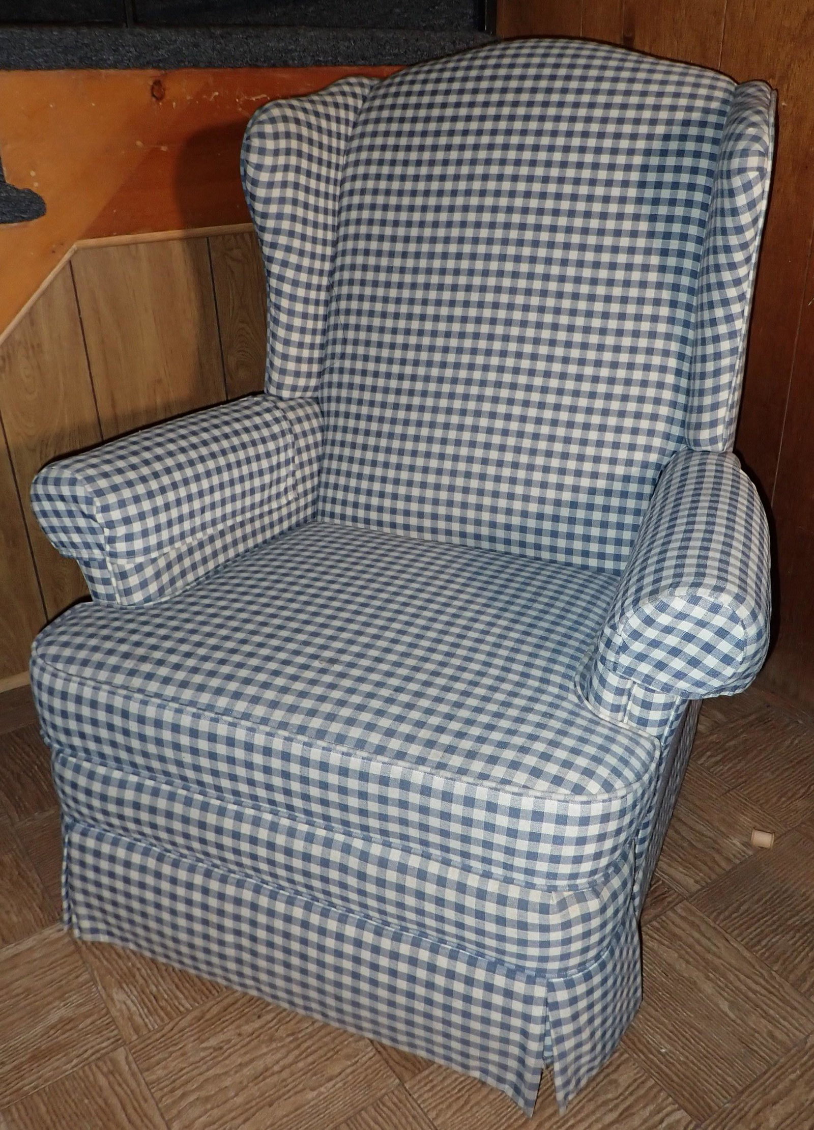 Recliner: Approx 33 1/2" wide and 17 1/2" to seat