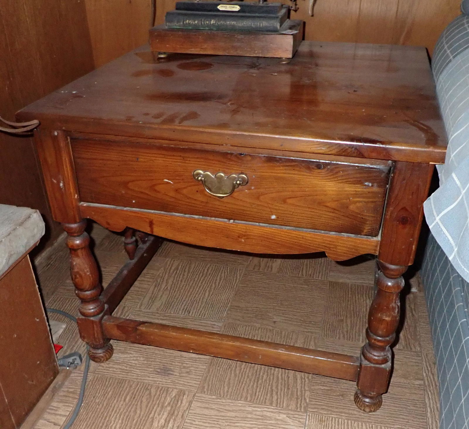 Pine End Table (1 of 2)