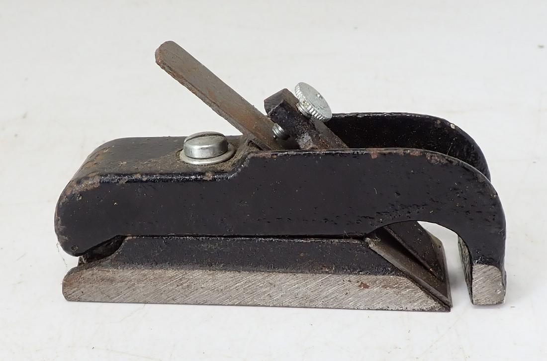 Rabbet Plane: Approx 1 1/8" x 4 1/8"