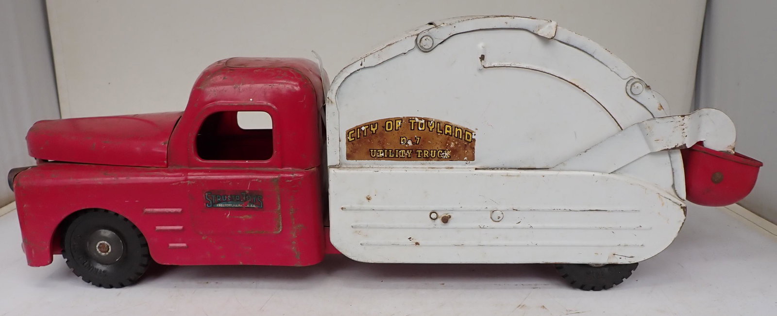 Structo City of Toyland No 7 Utility Truck (1 of 5)