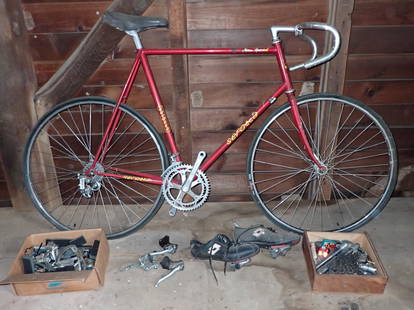 Vintage Serotta Nova Special Bicycle: Vintage bike and all parts pictured