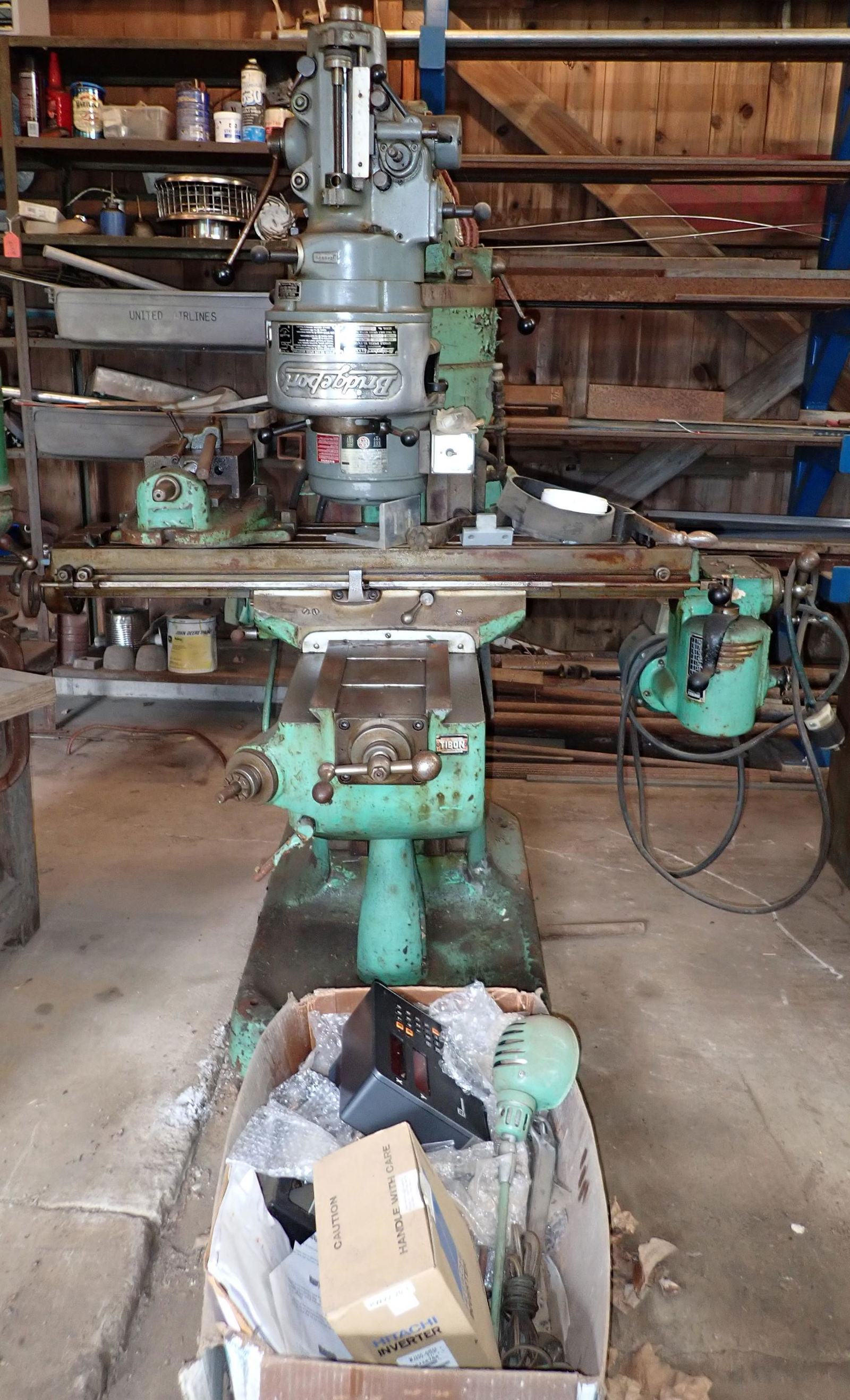 Bridgeport w/ Heidenhain Computer (1 of 14)