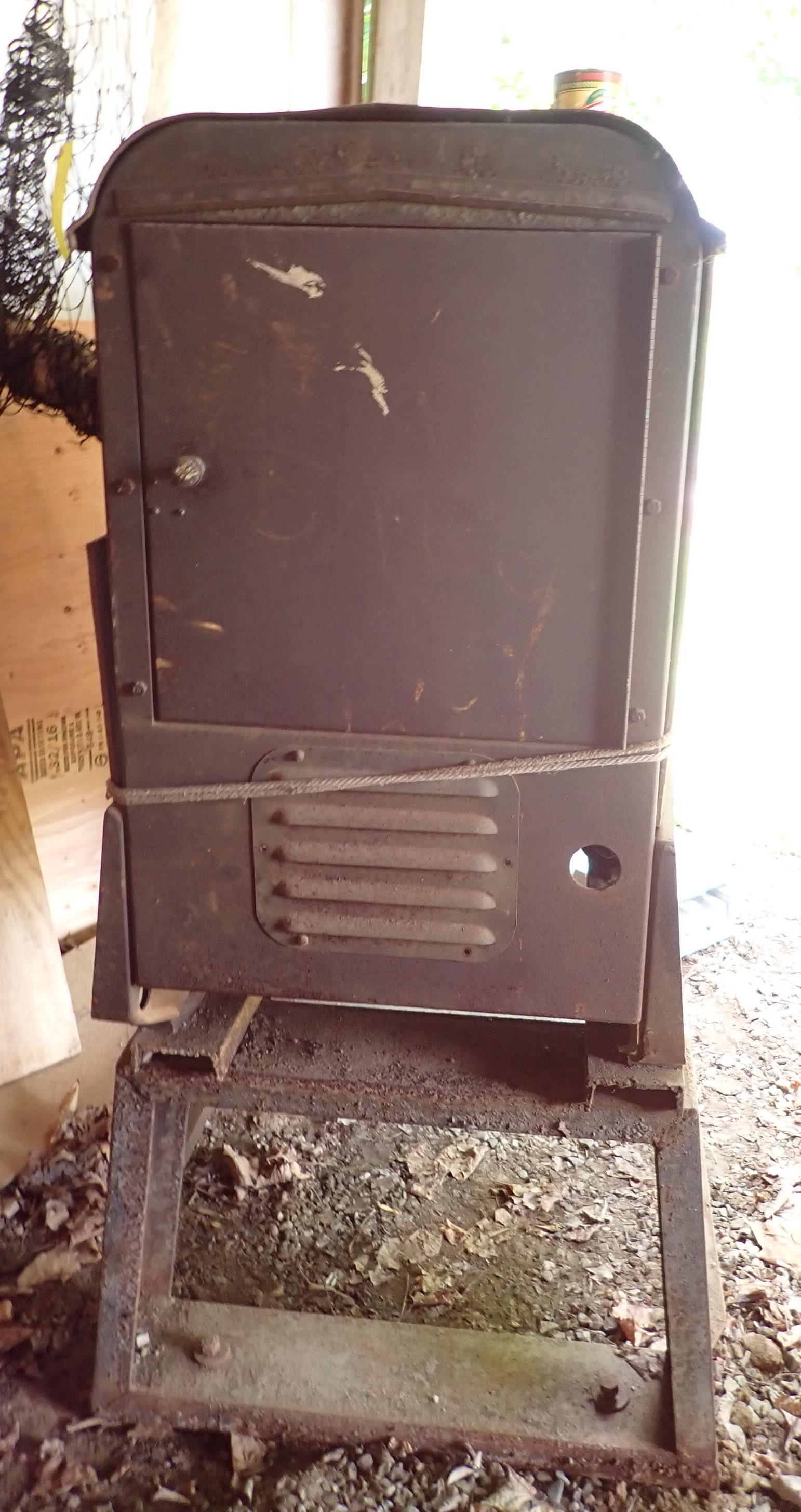 Welder: Buyer is responsible to bring help , equipment to load. We will not have anything to load.