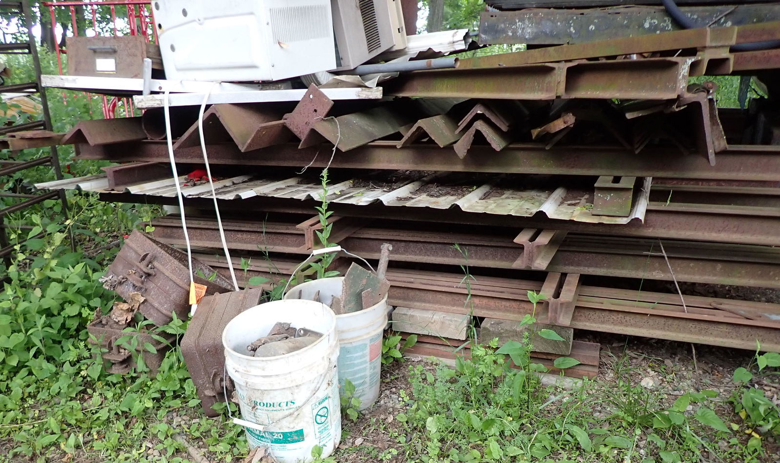 Steel Beams Angle Iron Misc Scrap (1 of 5)