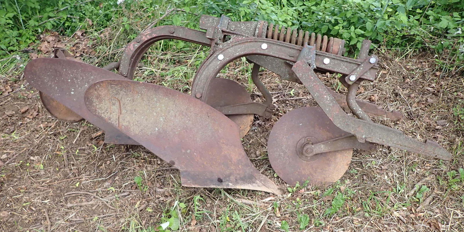 Farmall Fast Hitch 2. Bottom Plow (1 of 4)