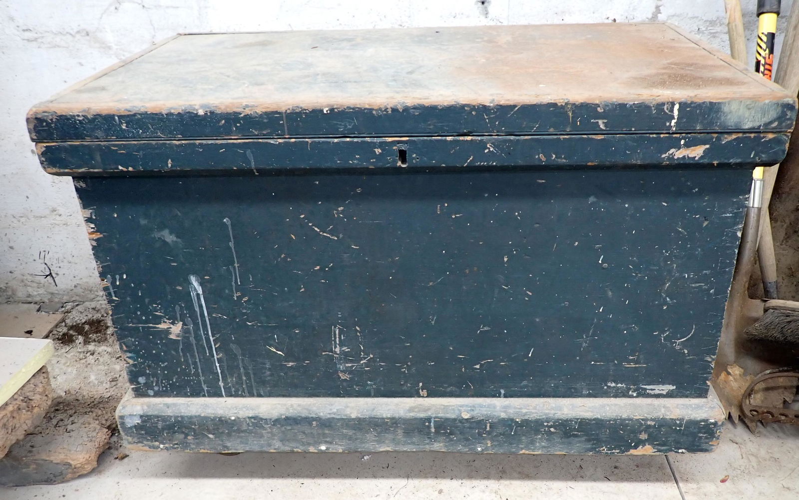 Antique Toolboxin Green Paint (1 of 9)