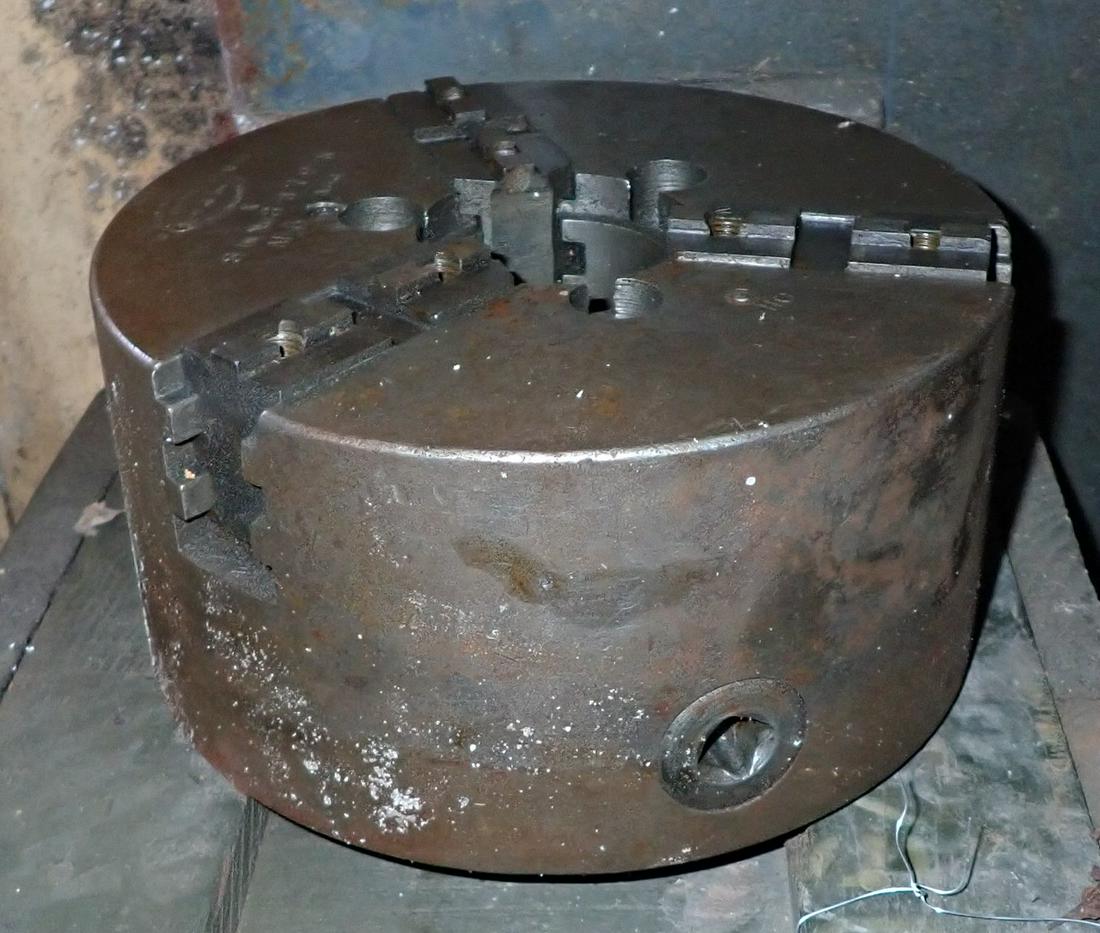 Union 8" Lathe Chuck (1 of 4)