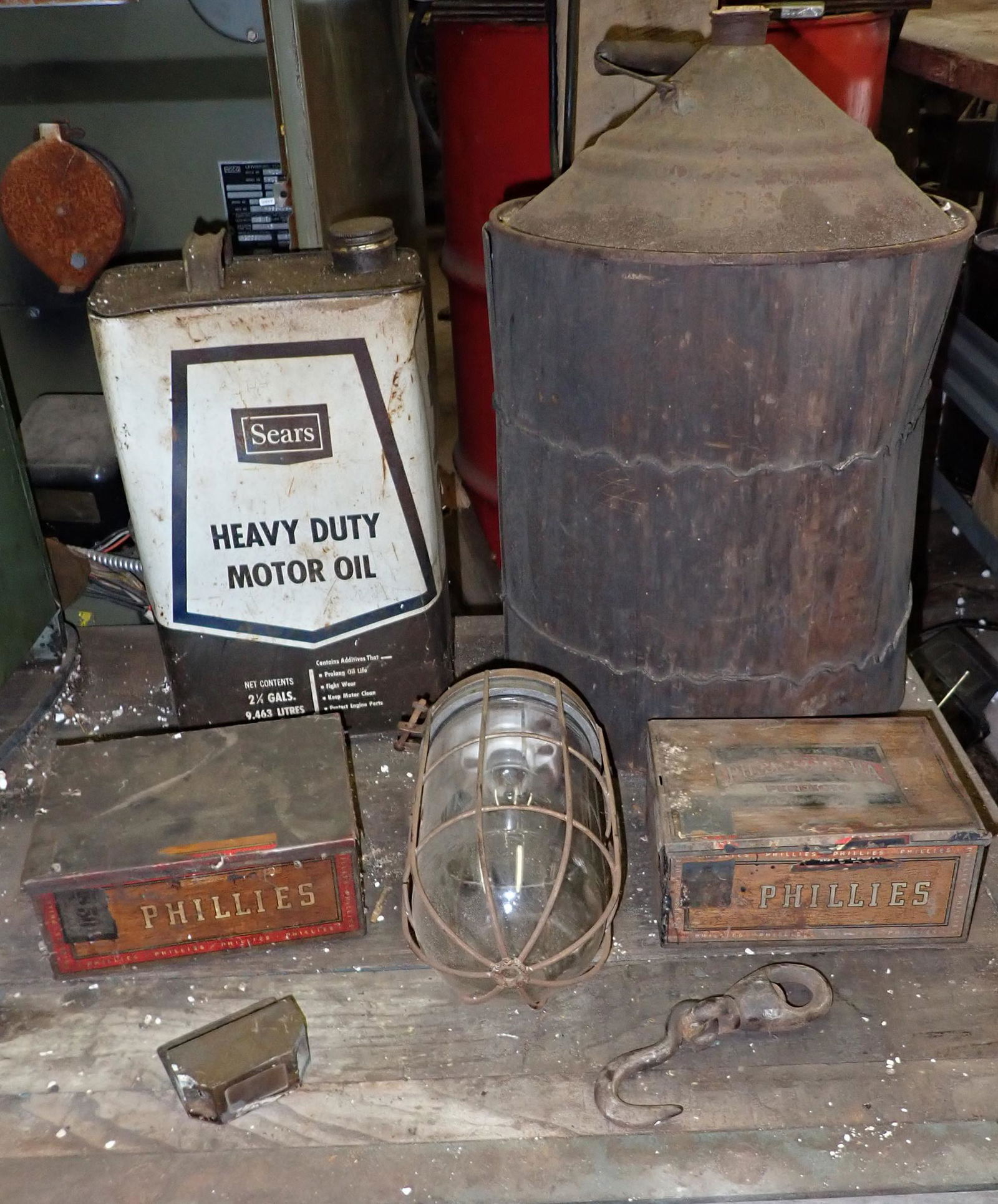Oil Cans Explosion Proof Light & Misc (1 of 6)