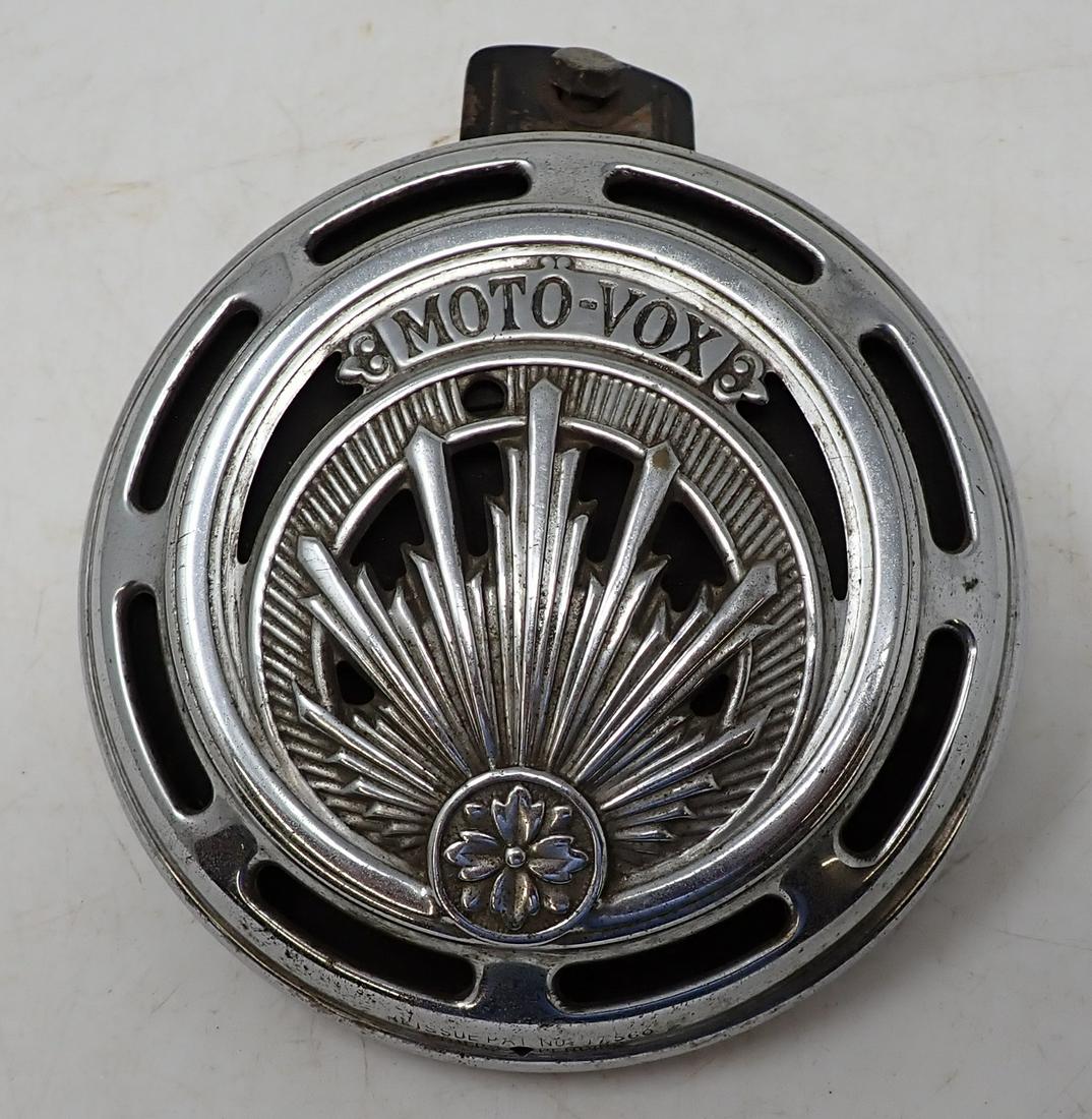 Moto Vox Antique Car Hot Rod Horn (1 of 2)