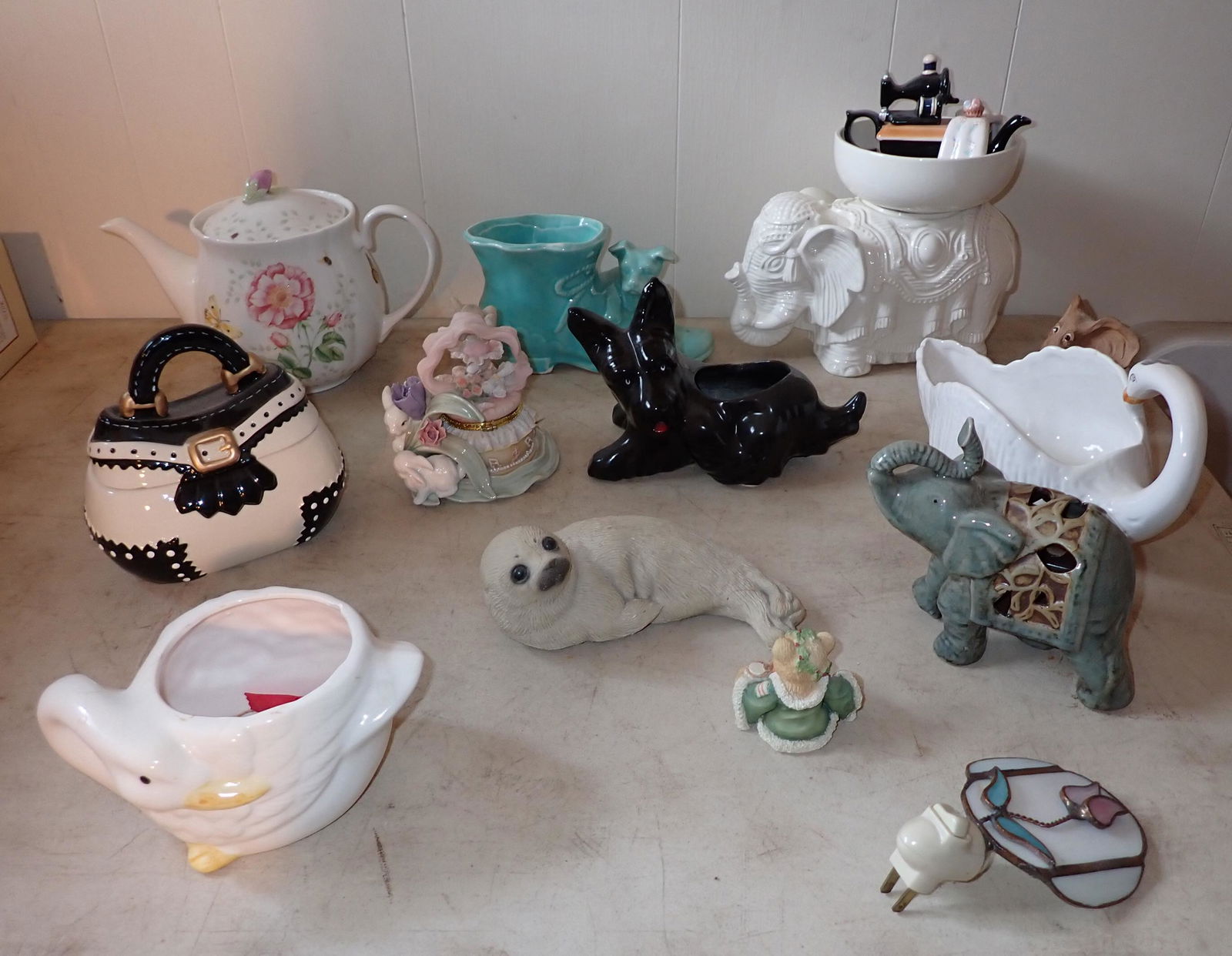 Knick Knacks Planters & Misc (1 of 5)