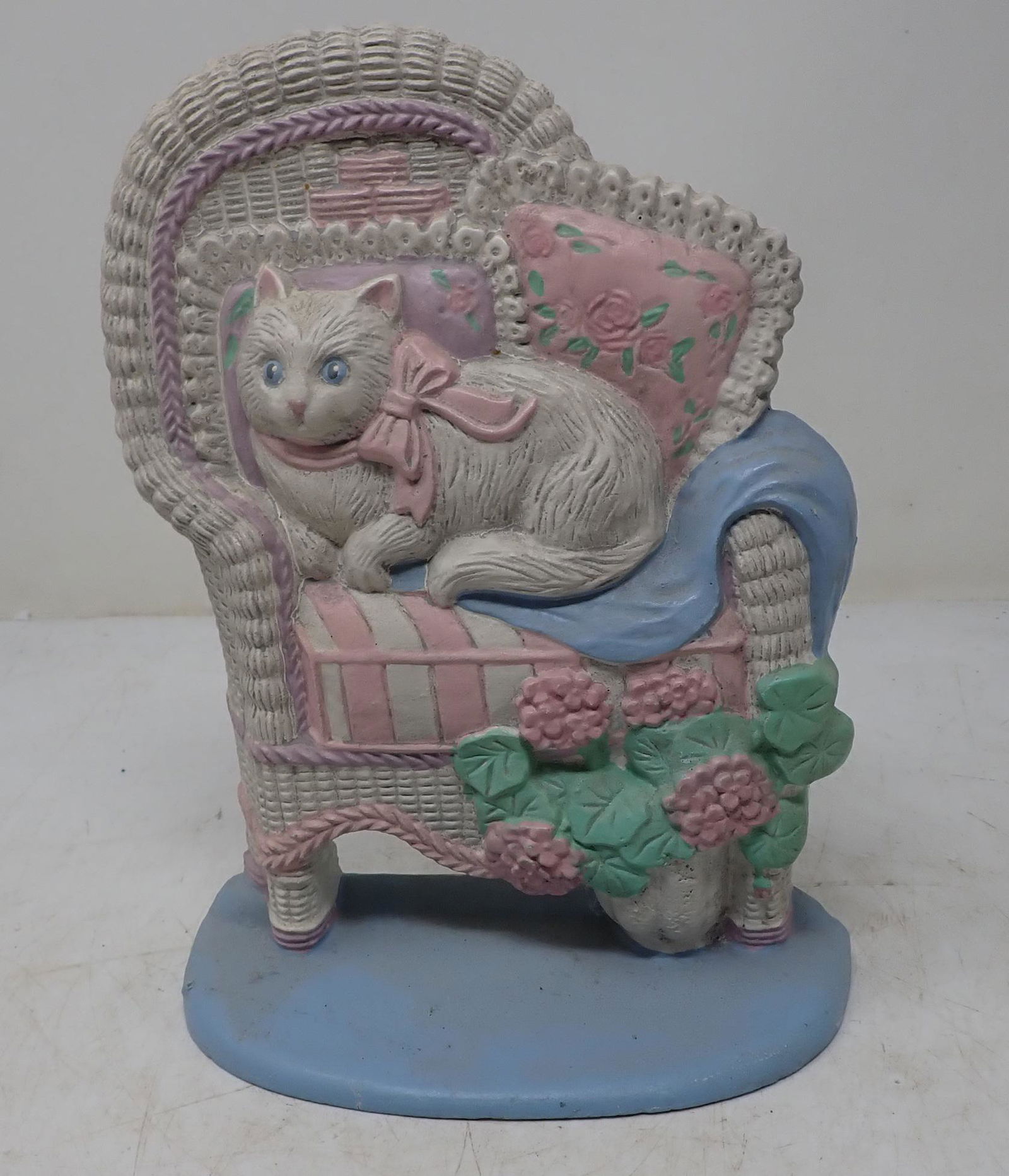 Cast Iron Cat Doorstop: Approx 9" tall