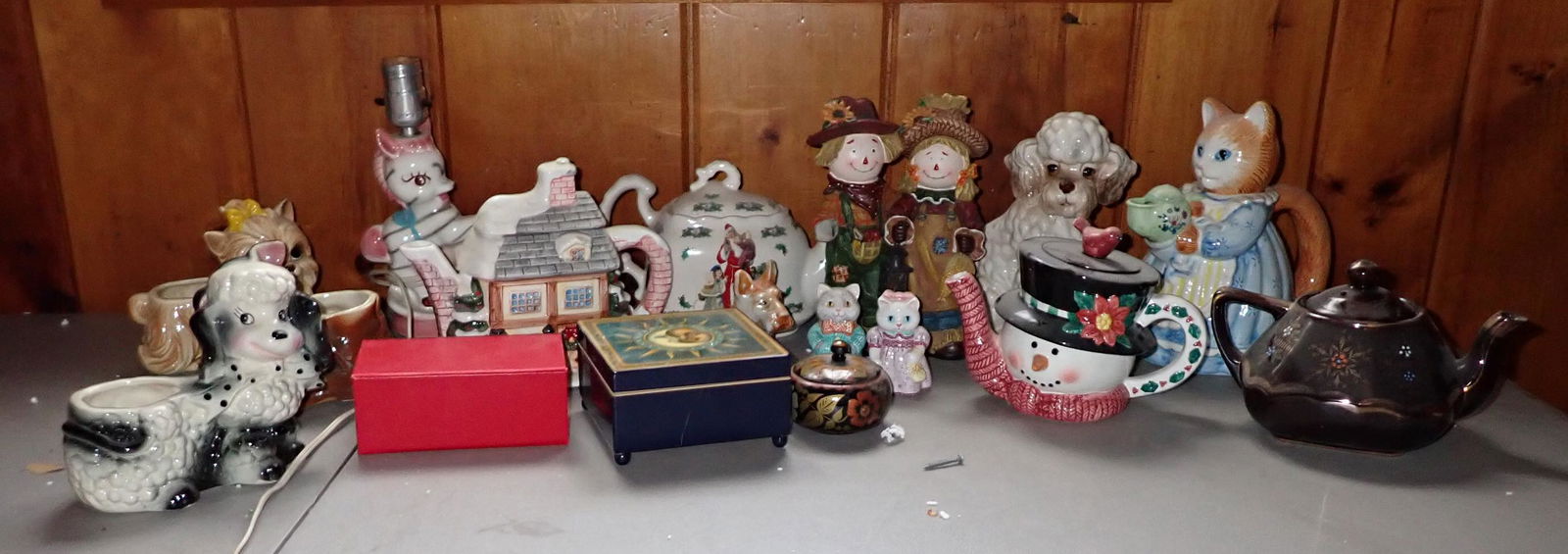 Vintage Lamp Planters and Misc (1 of 4)