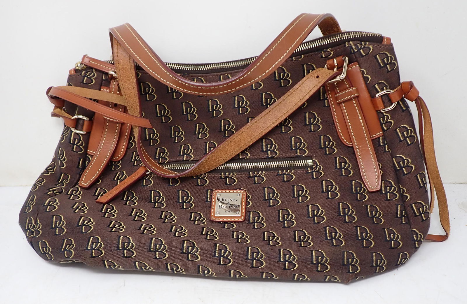 Dooney & Bourke Purse (1 of 2)