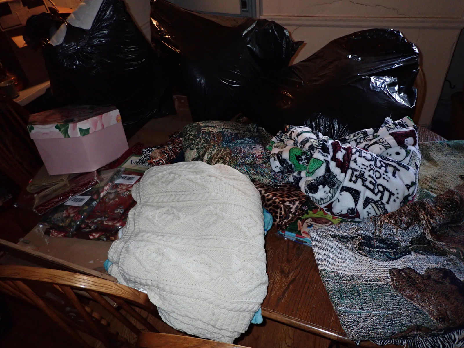 Blankets Pillows Clothing & Misc (1 of 12)