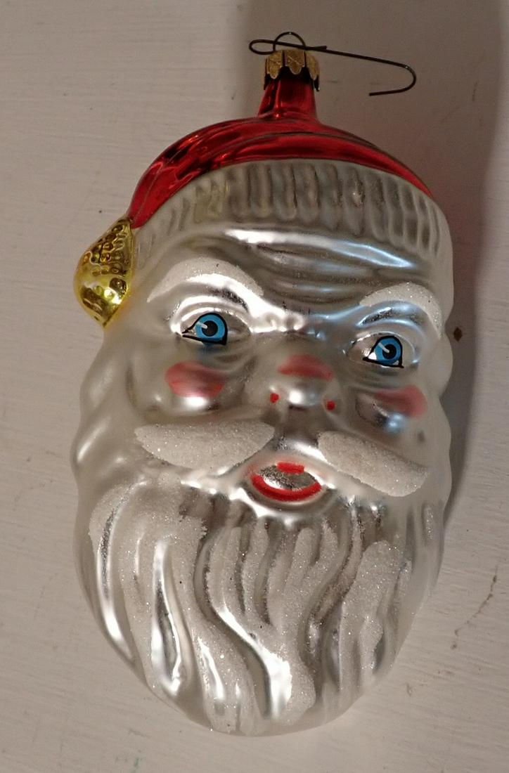 Santa Christmas Ornament: Approx 5" long