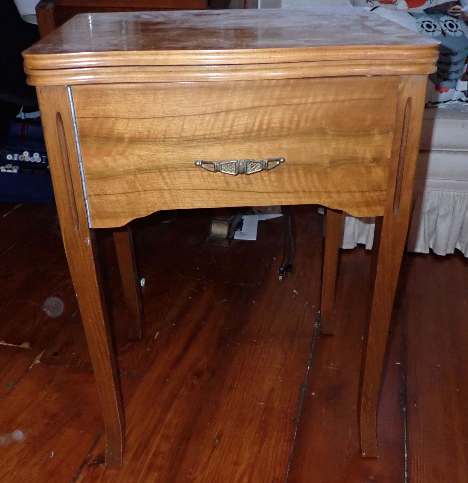 Dial Sew 516SS Sewing Machine (1 of 7)