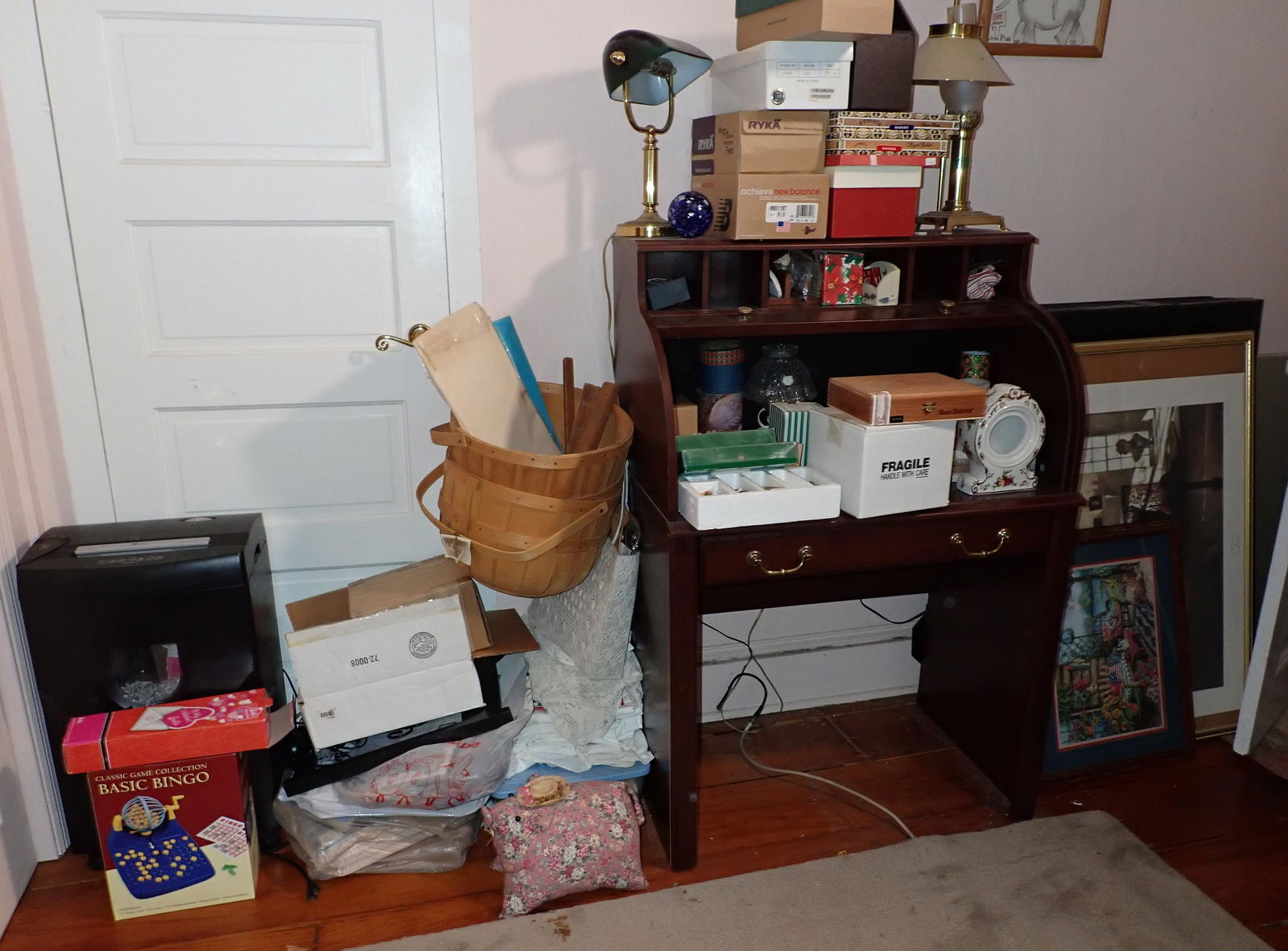 Desk Paper Shredder Wall Contents (1 of 8)