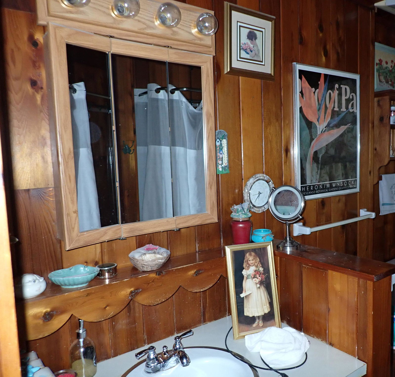 Contents of Bathroom (1 of 11)