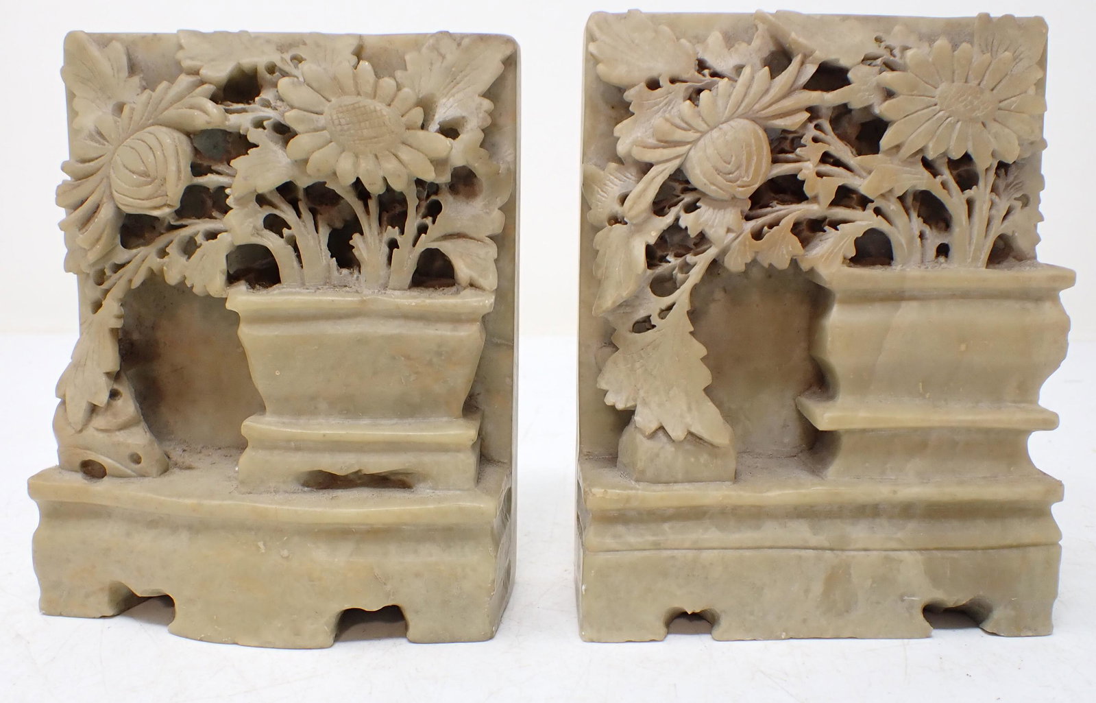 Soapstone Floral Bookends: Approx 1 5/8" x 4 1/8" x 5 1/4" tall