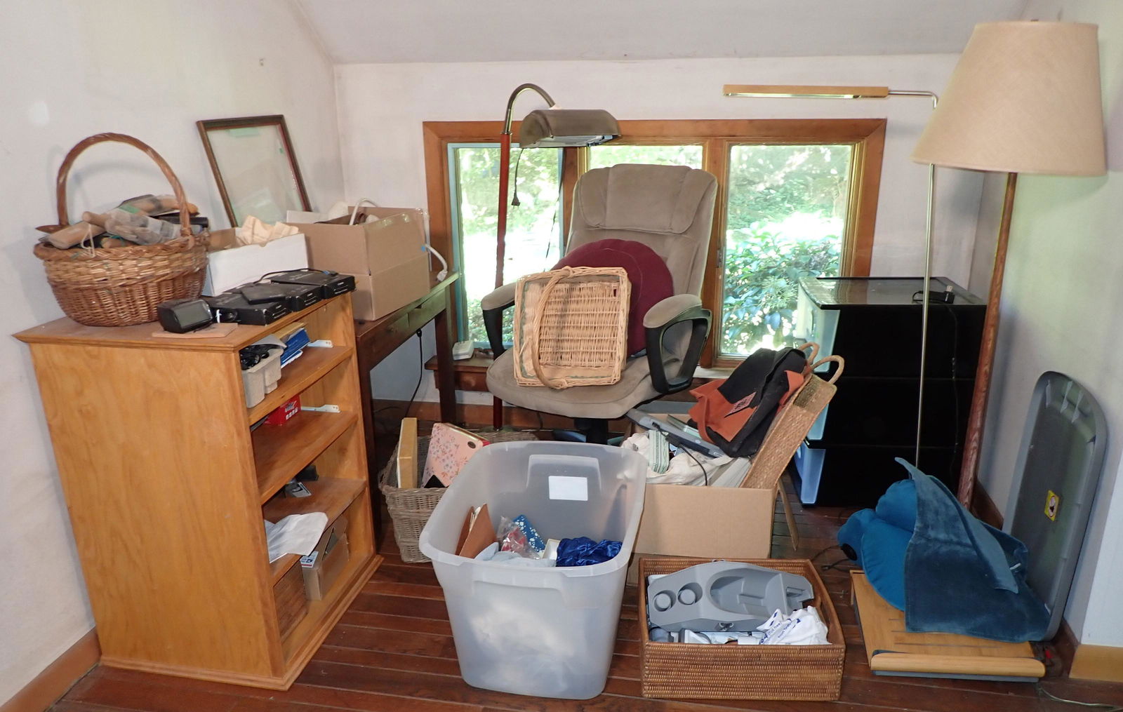 Partial Room Contents (1 of 15)