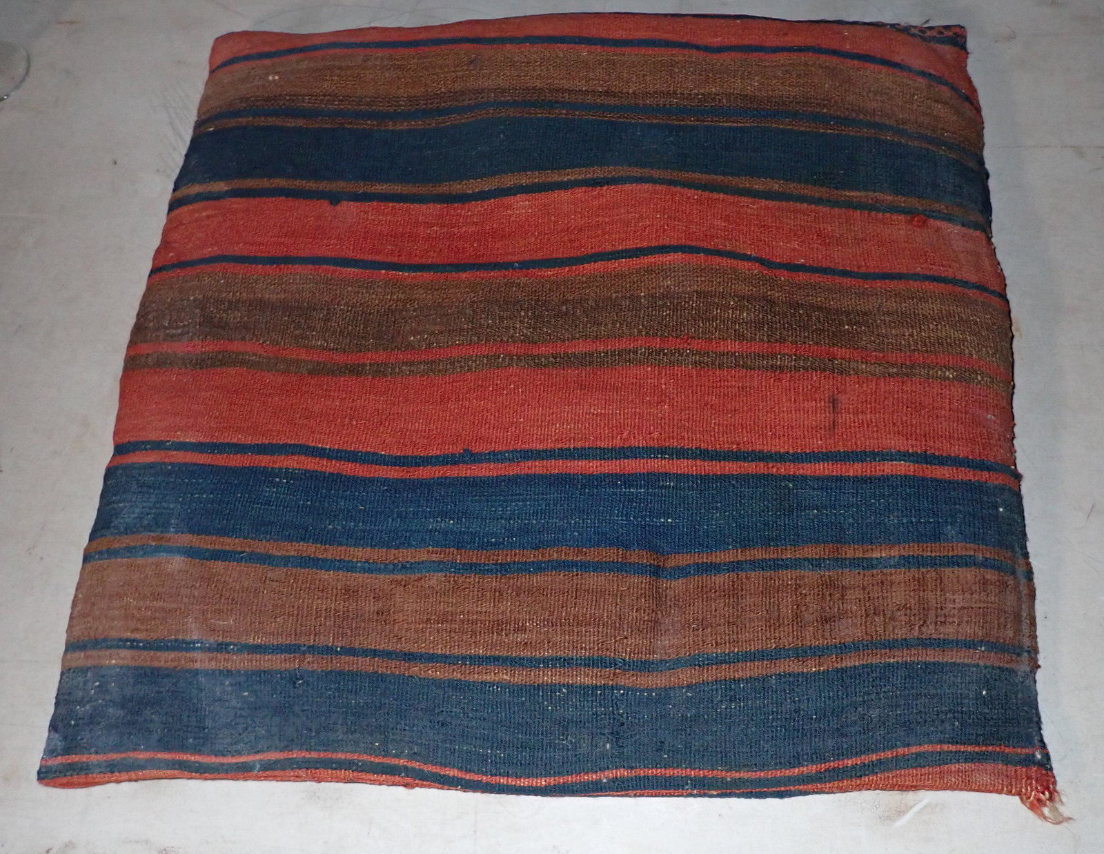 Persian Kneeling Pad / Pillow: Apprx 22" x 22"