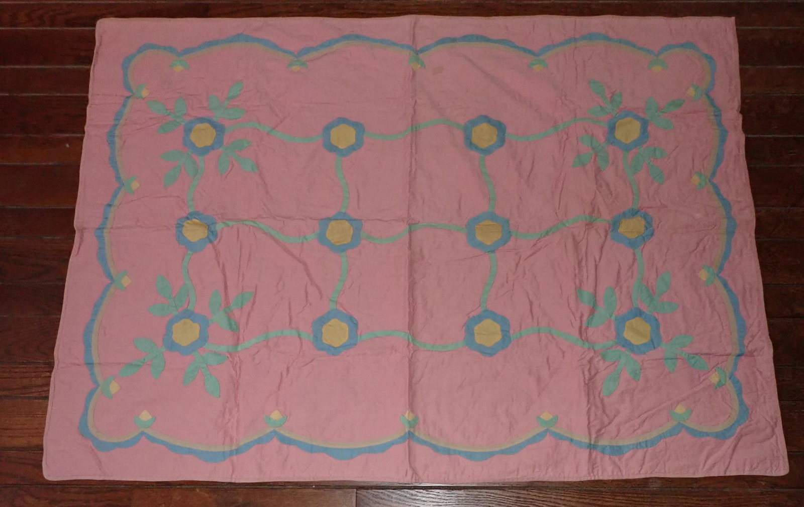 Crib Quilt: Approx 33 1/2" x 46 1/2"