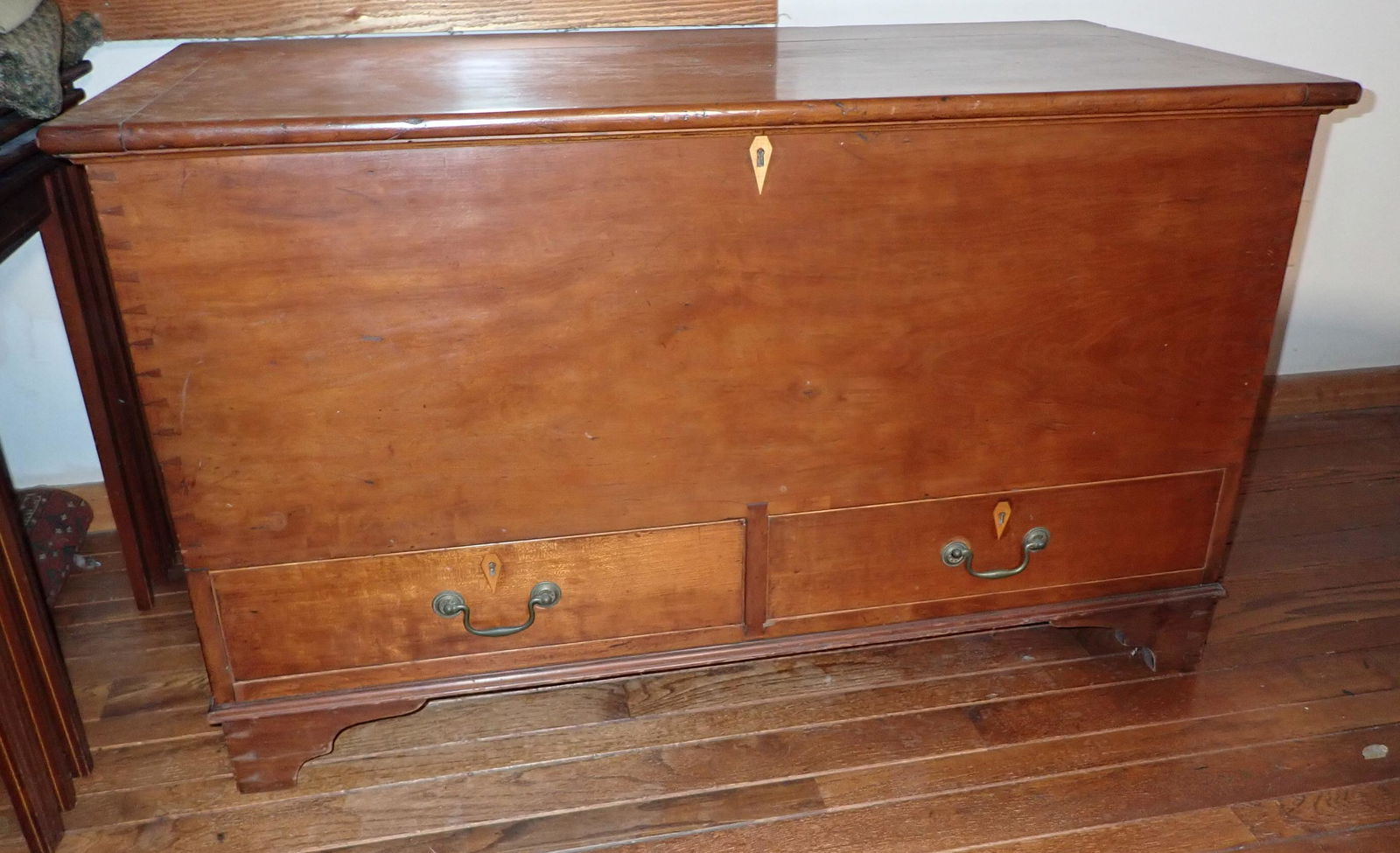 2 Drawer Blanket Chest w/ Bracket Feet (1 of 15)