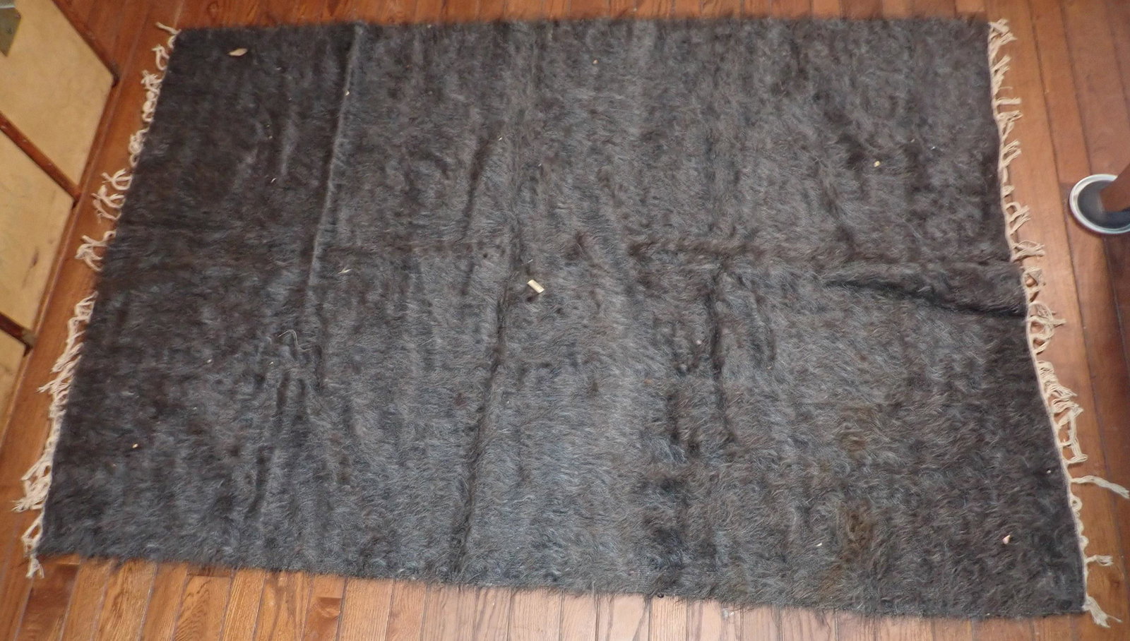 Area Rug: Approx 47"x 68"