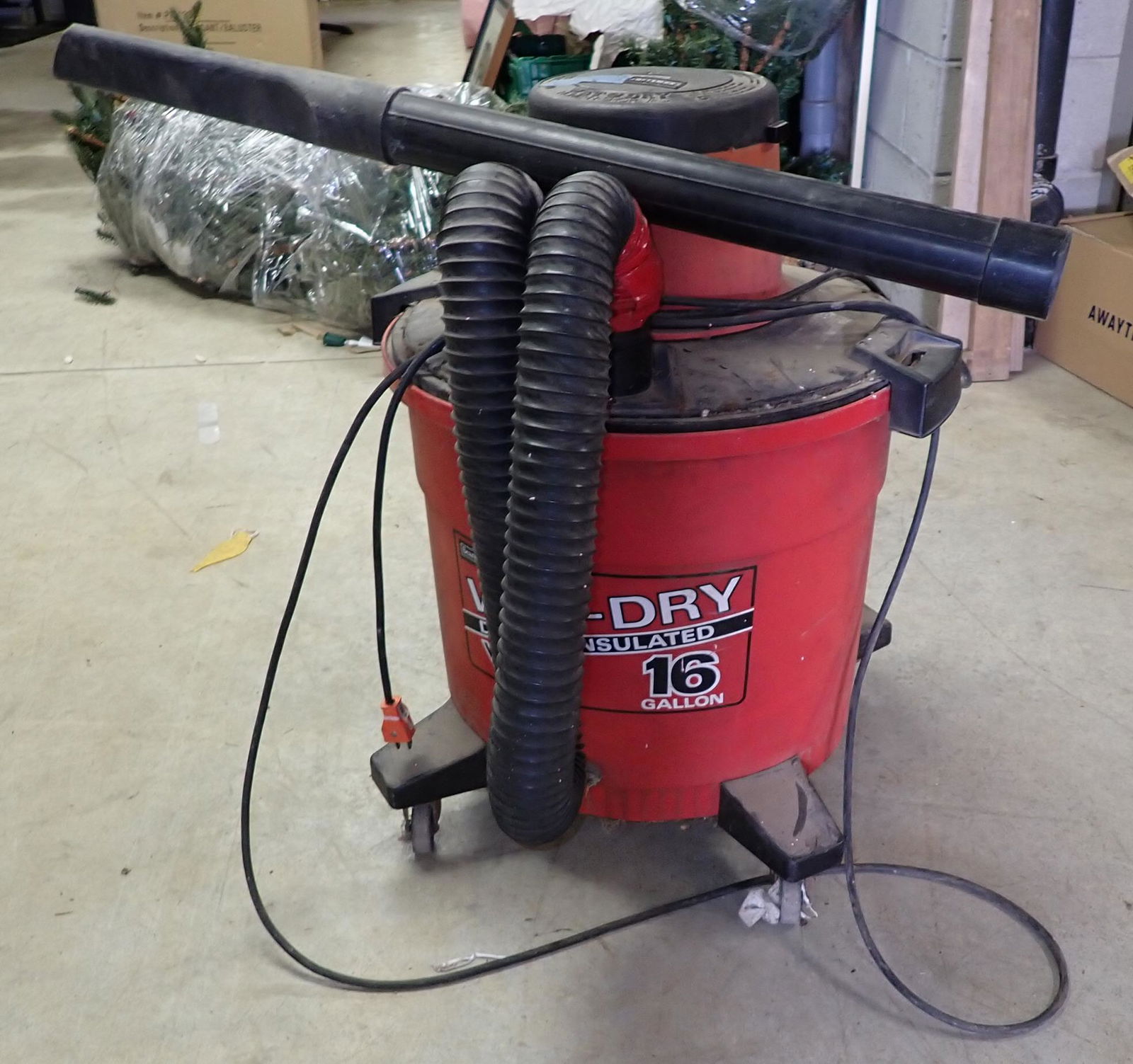 16 Gallon Craftsman Wet Dry Vac (1 of 2)