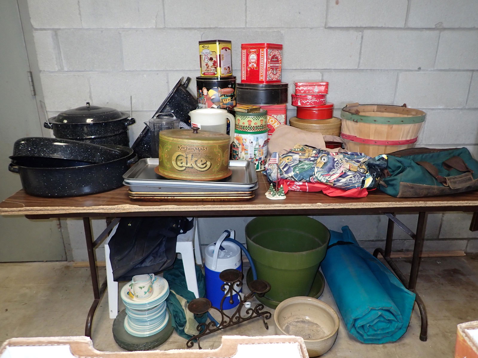 Tins Agateware Misc Table Contents (1 of 6)