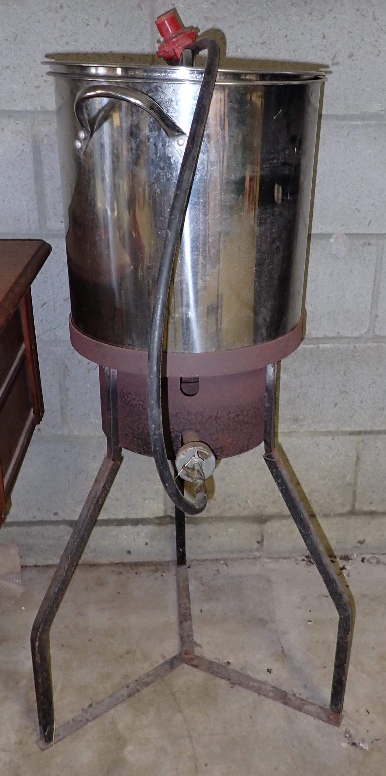 Propane Burner and Steamer Pot (1 of 5)