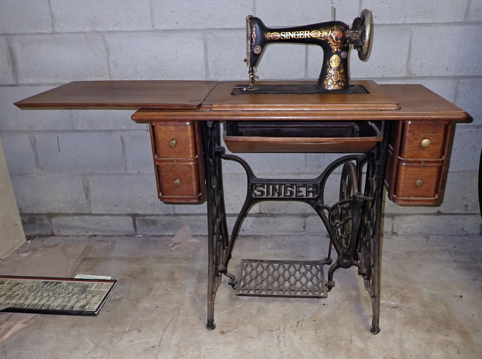Singer Sewing Machine: Sewing Machine
