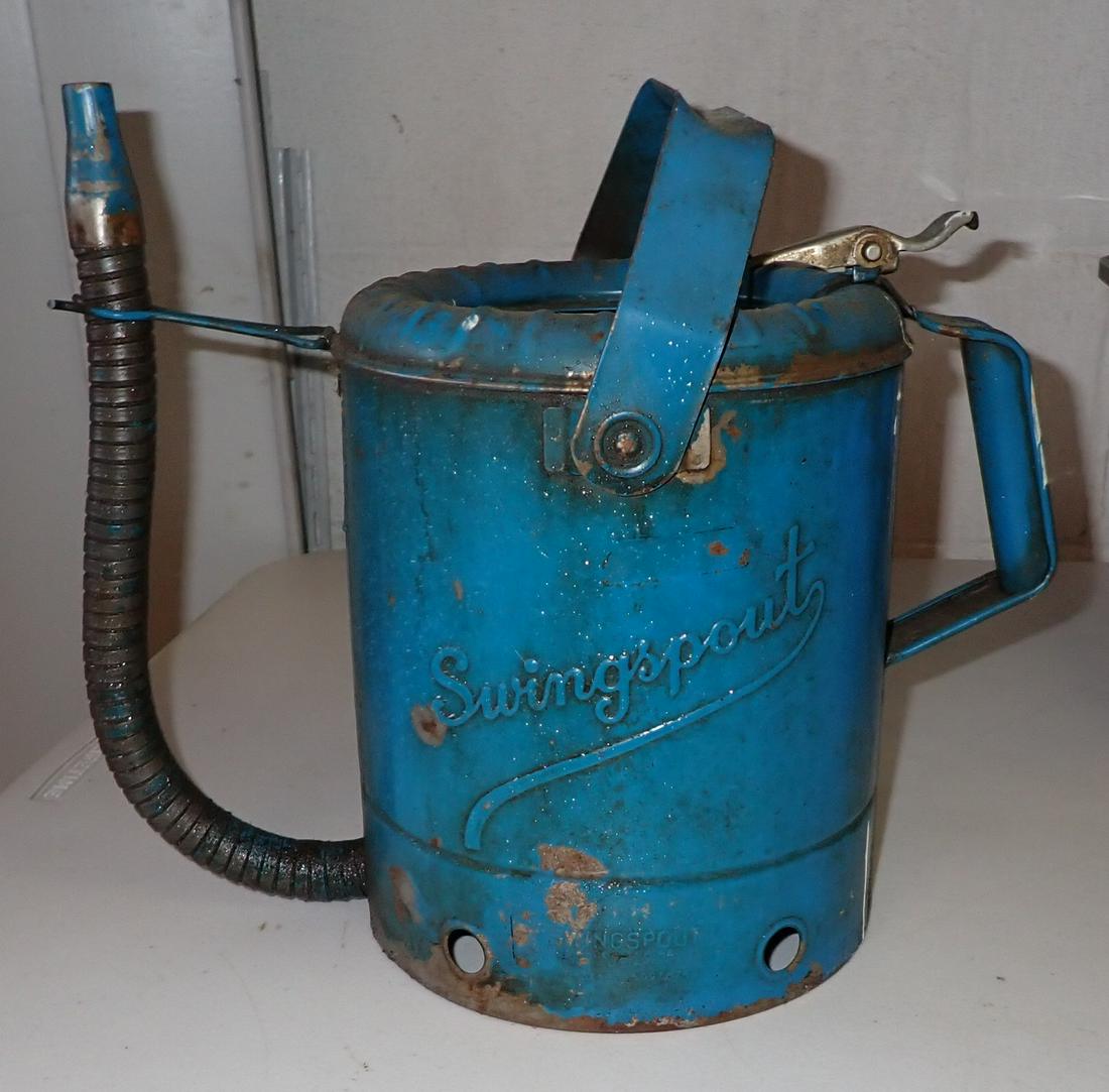 Swingspout 5 Quart Oil Can (1 of 2)