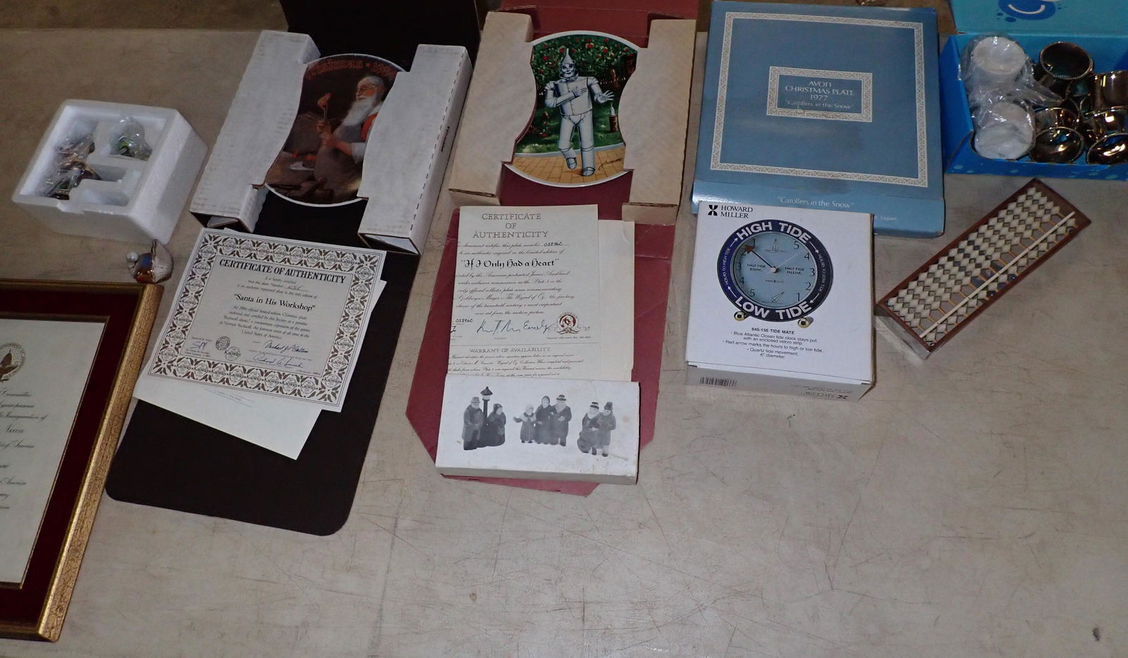 Collector Plates Howard Miller Clock Napkin Rings: Getting all on table