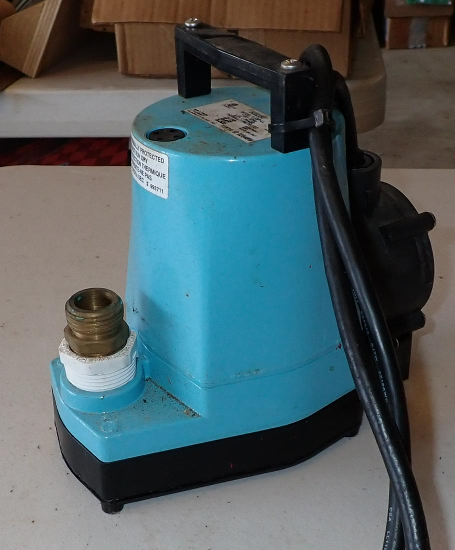 Submersible Pump (1 of 4)